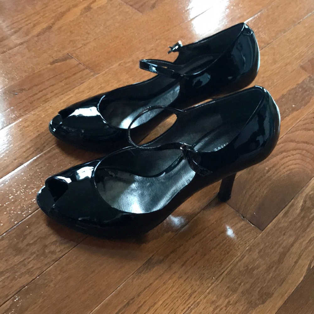 Nine West glossy black heels
